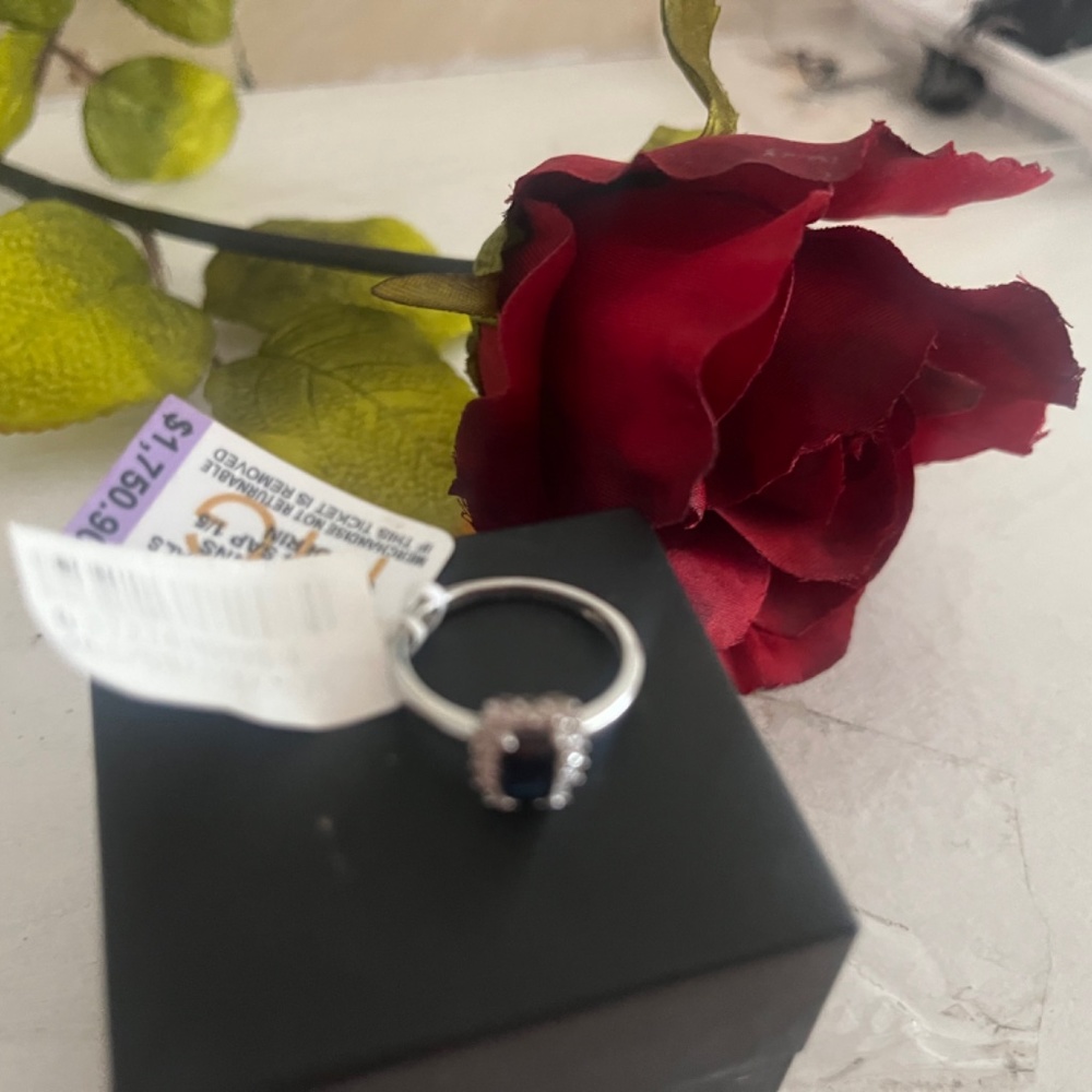 Diamond ring - Picture 7 of 9